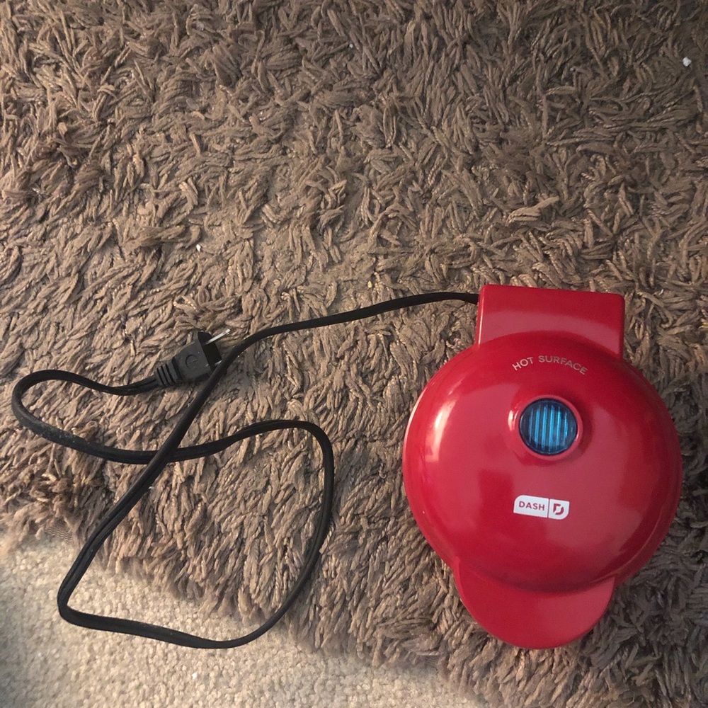 Mini Red Waffle Maker - Picture 2 of 7